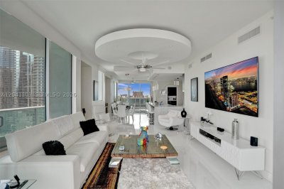 900 Biscayne Apt #2901