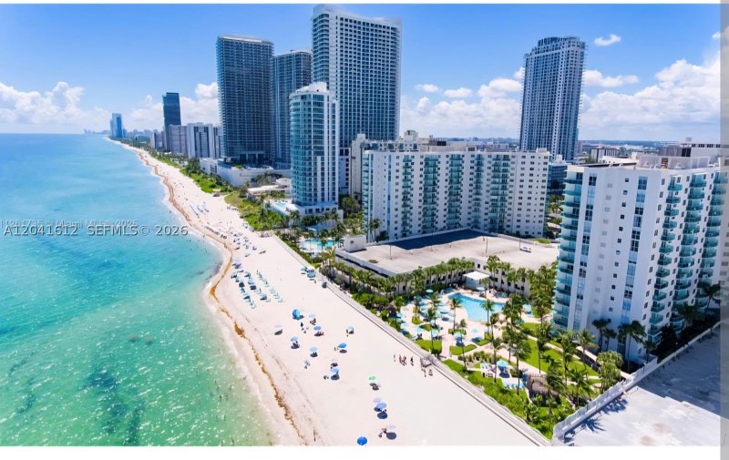 Condo for sale at Tides Hollywood Beach 8T