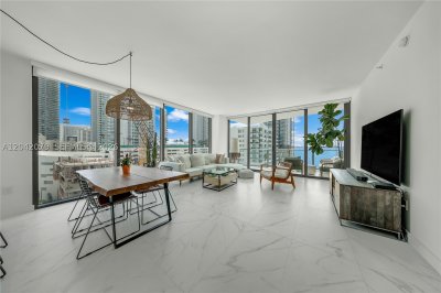 Icon Bay Apt #701