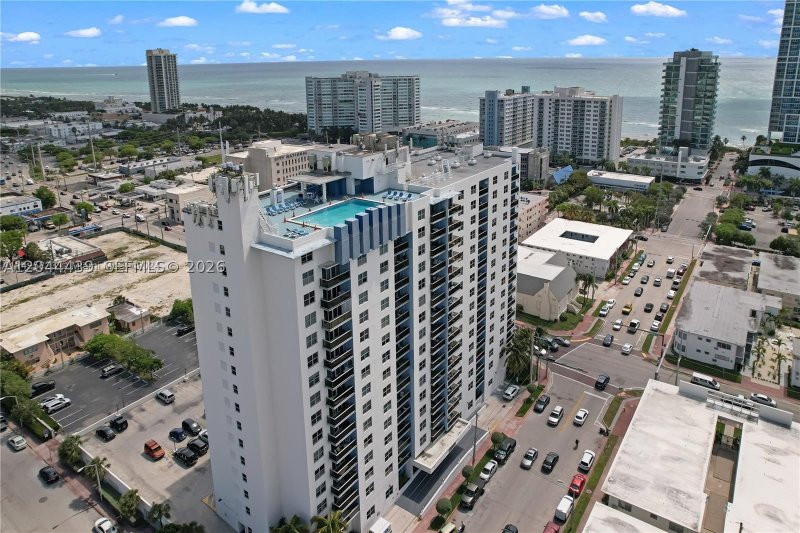 Apartment for rent at 401 Blu 1012
