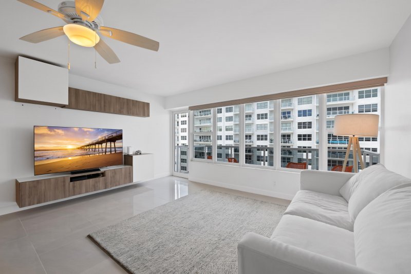 Alquiler de apartamento en Royal Ambassador 1604