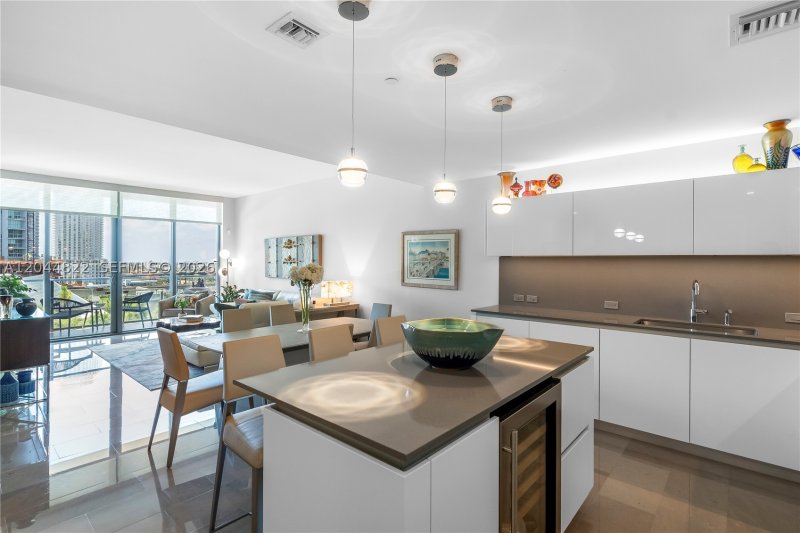 Brickell City Centre Reach Apt #810