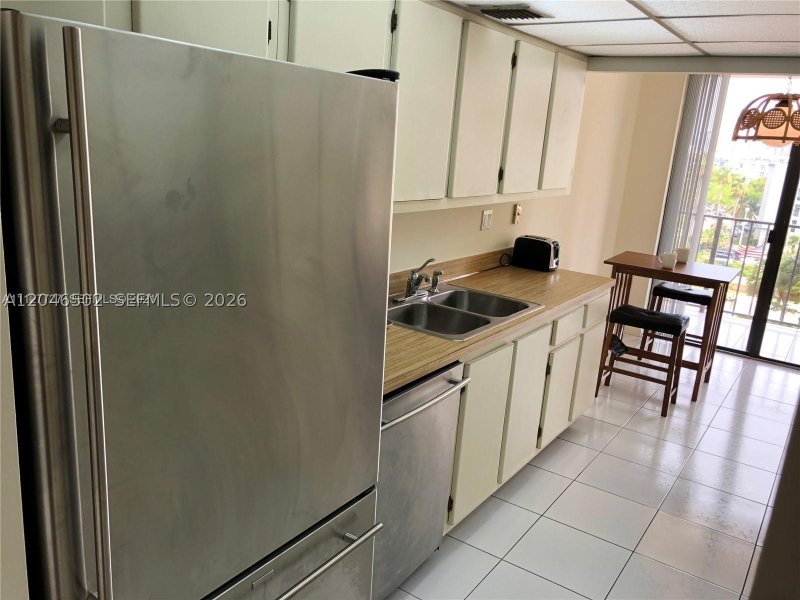Apartment for rent at Winston Towers 614