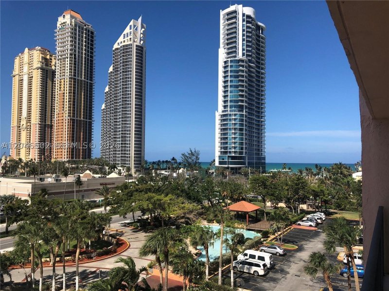Apartment for rent at Winston Towers 614