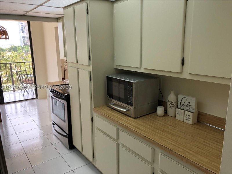 Apartment for rent at Winston Towers 614
