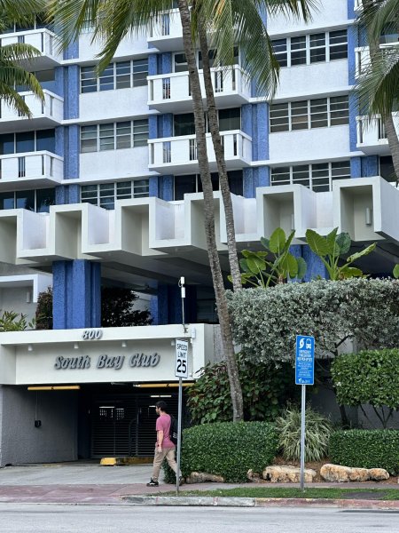 South Bay Club Apt #637