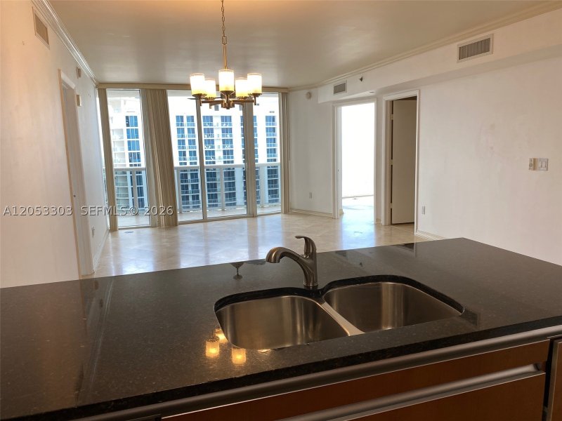 Comprar apartamento en Ocean Four 2502