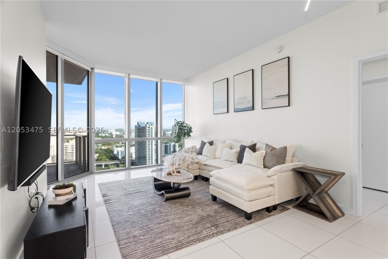 Apartment for rent at Paramount Miami WorldCenter 2308