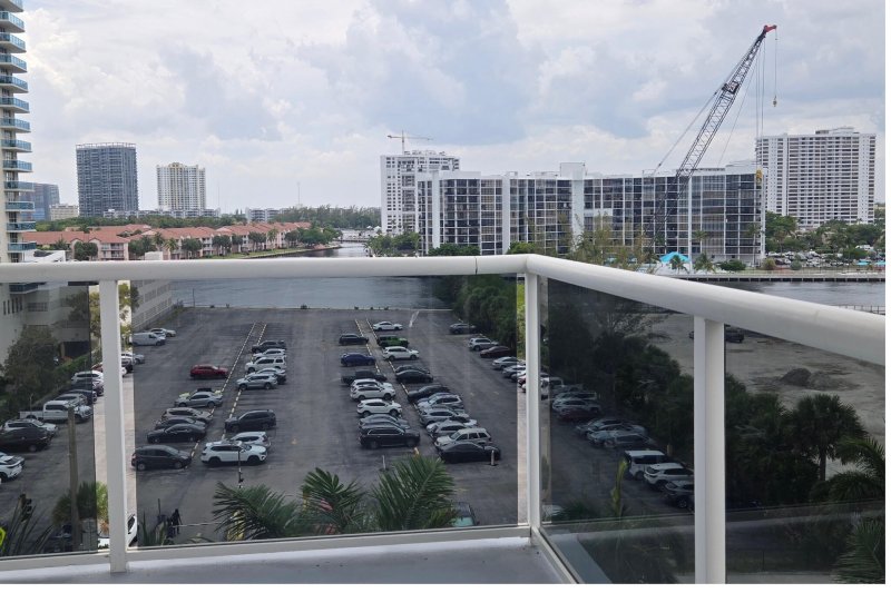 Condo for sale at Sea Air Towers 727