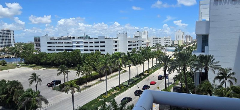 Condo for sale at Sea Air Towers 727