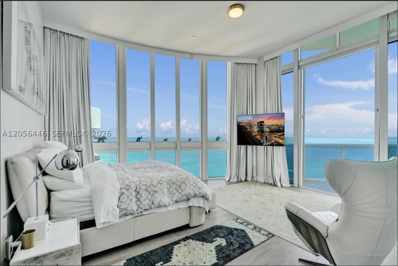 Condo for sale at Trump Tower Two 4301