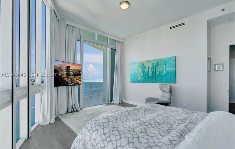 Condo for sale at Trump Tower Two 4301