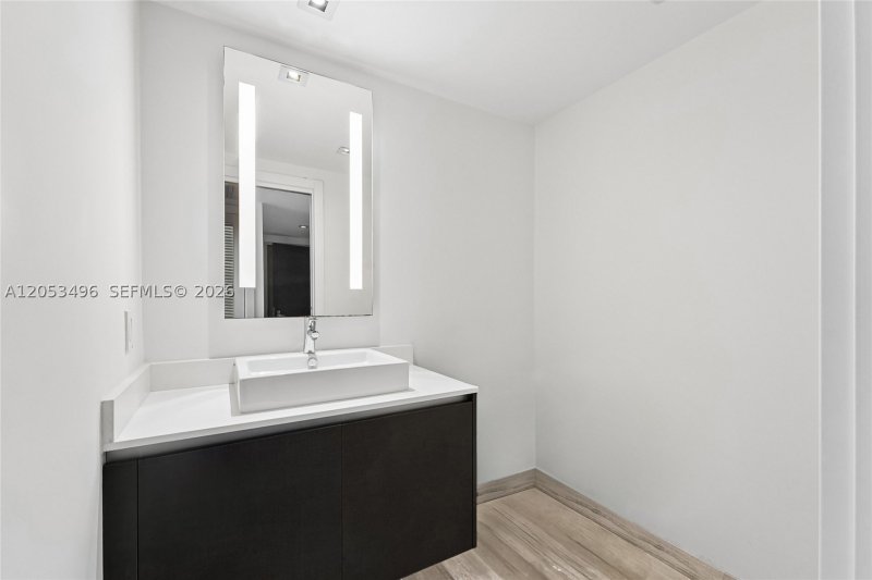 Condo for sale at Echo Brickell 2306