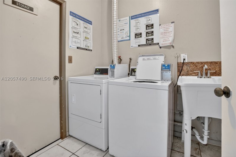 Apartment for rent at Imperial Towers PH-19