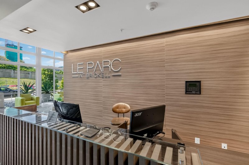Condo for sale at Le Parc at Brickell 413