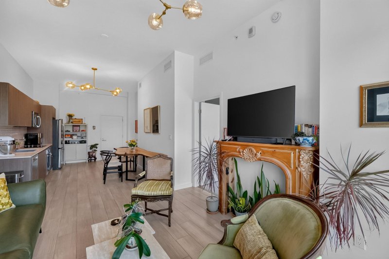 Condo for sale at Le Parc at Brickell 413