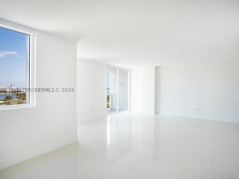 Vizcayne Everglades On The Bay Apt #1202