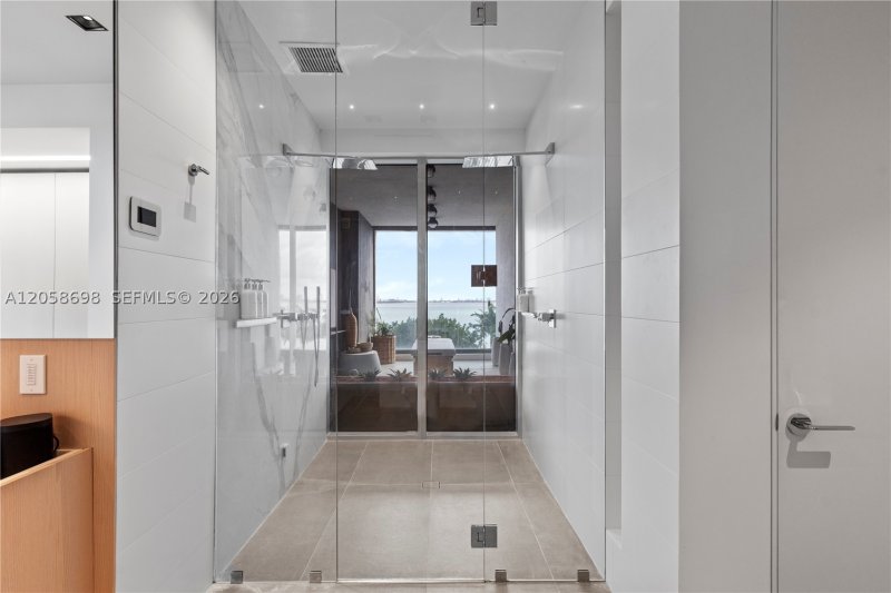 Comprar apartamento no Paraiso Bay Miami BH2