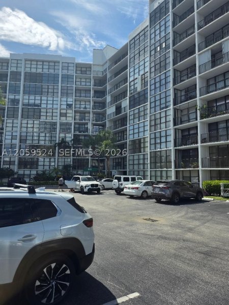 Apartment for rent at Oceanview Park 716
