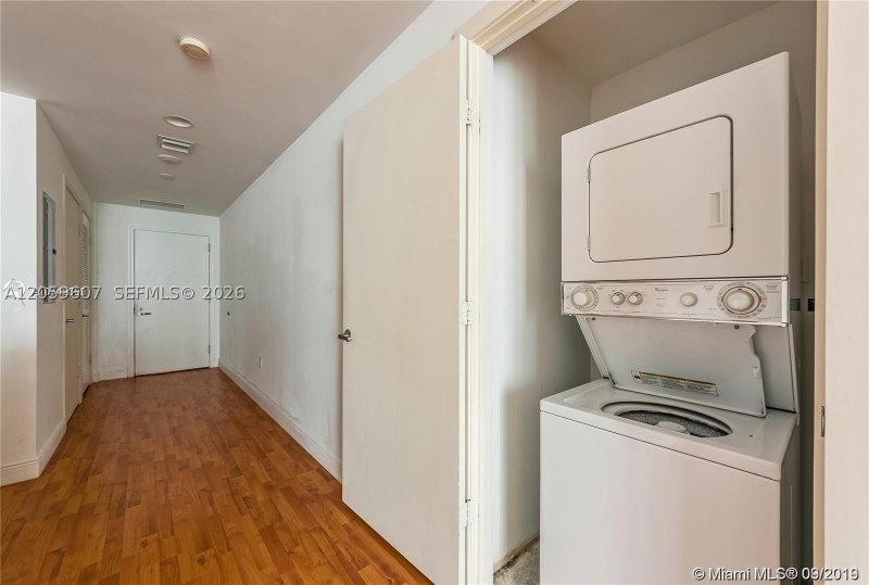 Apartment for rent at Avenue on Brickell 1060 Tower 2315