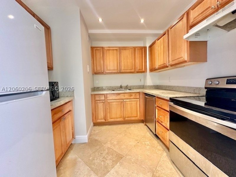 Apartment for rent at Waterside Towers 1005