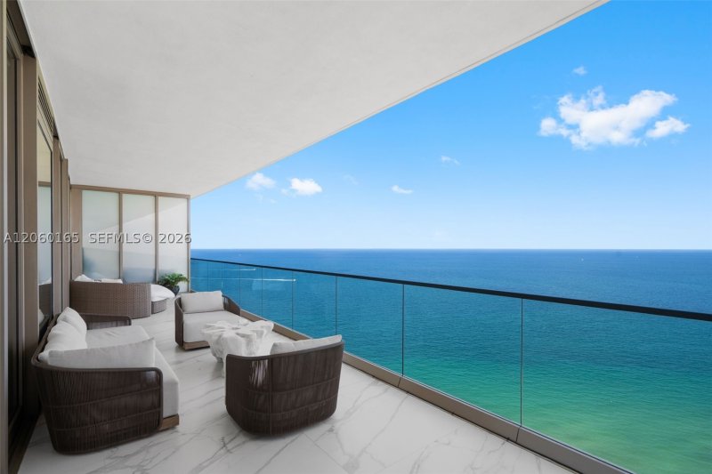 Comprar apartamento en Residences by Armani / Casa 3303