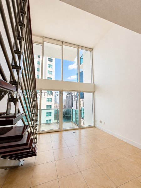 Comprar apartamento no Brickell on the River South 1415