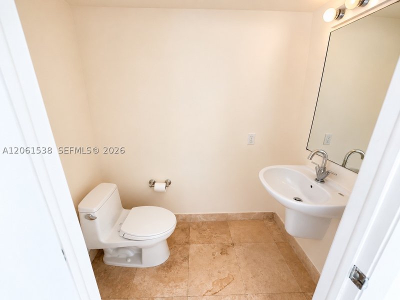Comprar apartamento no Brickell on the River South 1415
