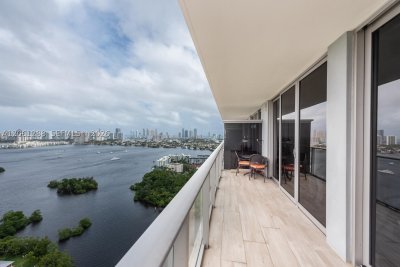 The Harbour Apt #2904