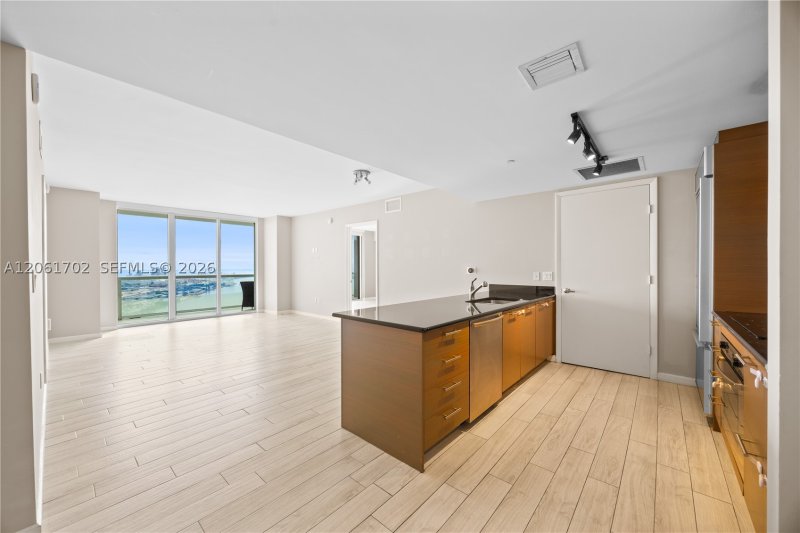 Comprar apartamento no 50 Biscayne 4706