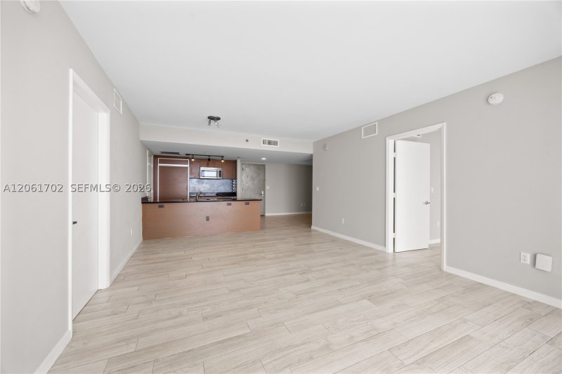 Comprar apartamento no 50 Biscayne 4706