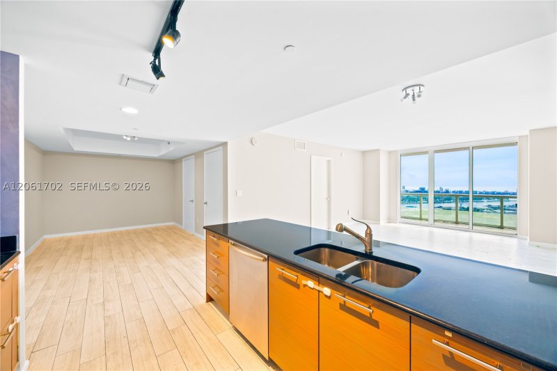 Comprar apartamento no 50 Biscayne 4706