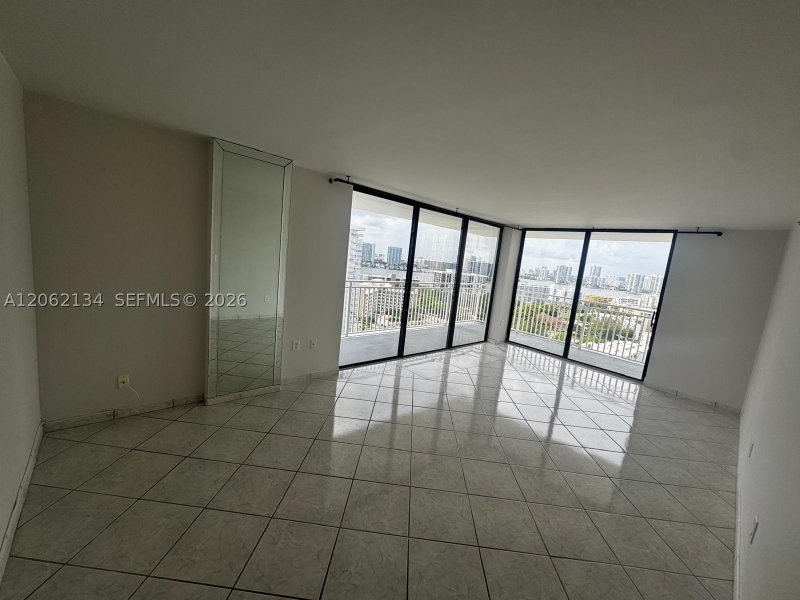 Alquiler de apartamento en Winston Towers 2110