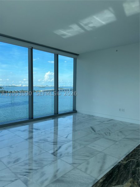 Comprar apartamento no Missoni Baia 1506