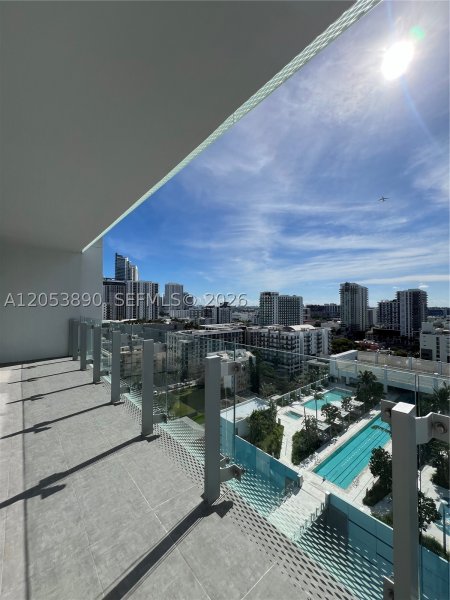 Comprar apartamento no Missoni Baia 1506
