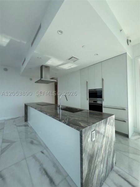 Comprar apartamento no Missoni Baia 1506