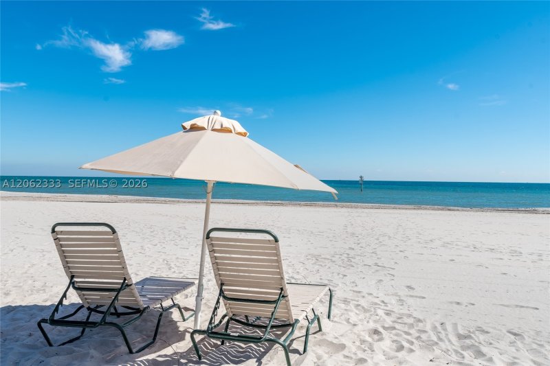 Key Colony III Emerald Bay Apt #524