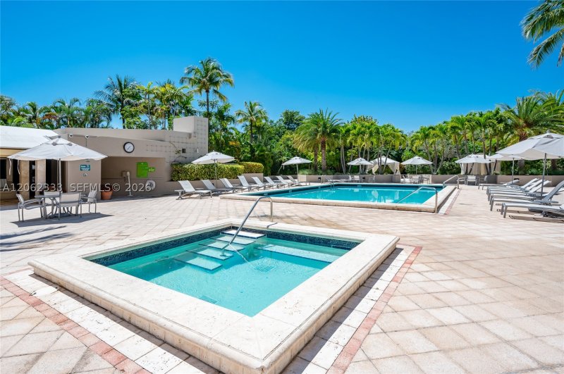 Alquiler de apartamento en Key Colony III Emerald Bay 524