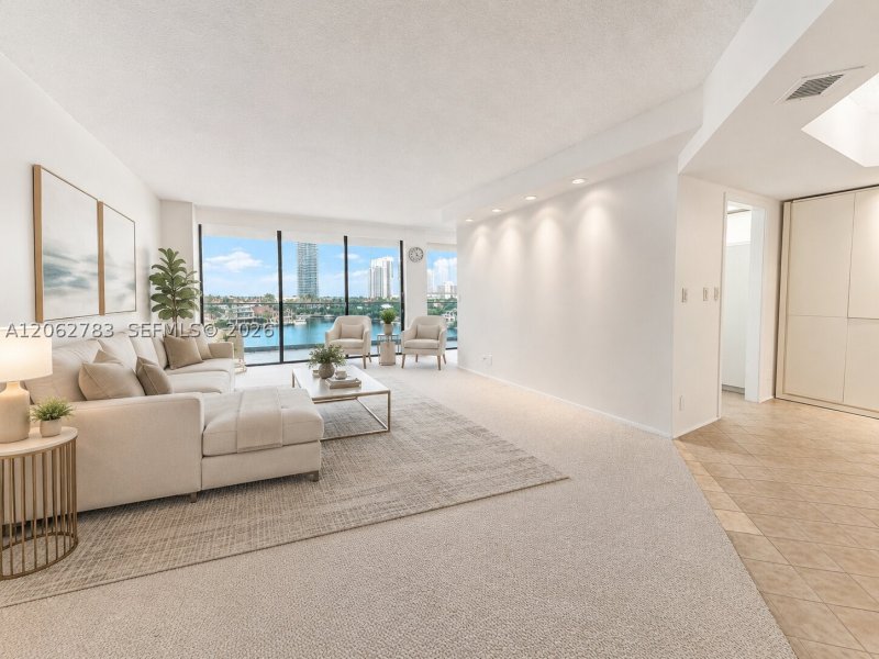 Condo for sale at Turnberry Isle 7F