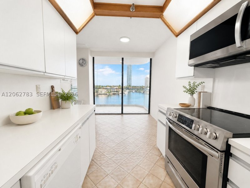 Condo for sale at Turnberry Isle 7F