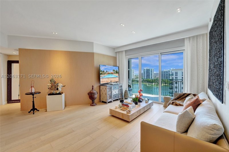 Comprar apartamento en Turnberry Village South TS16