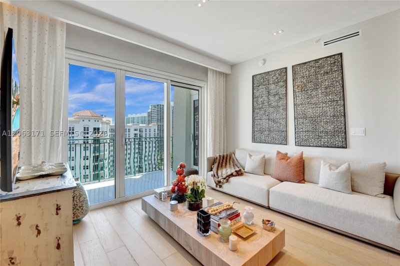 Comprar apartamento en Turnberry Village South TS16