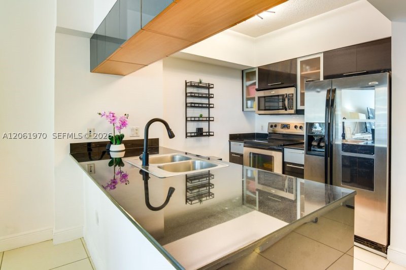 Condo for sale at Opera Tower 1909