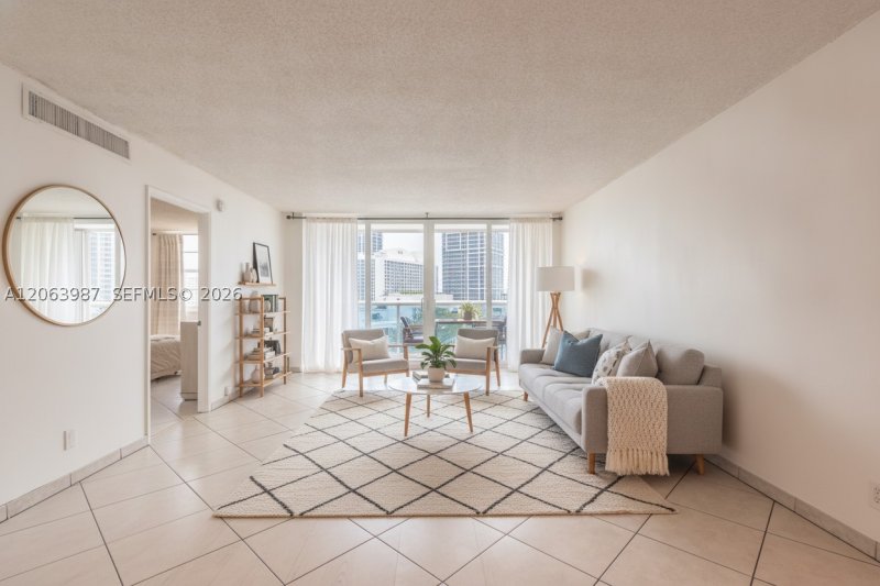 Aquasol Apt #7B