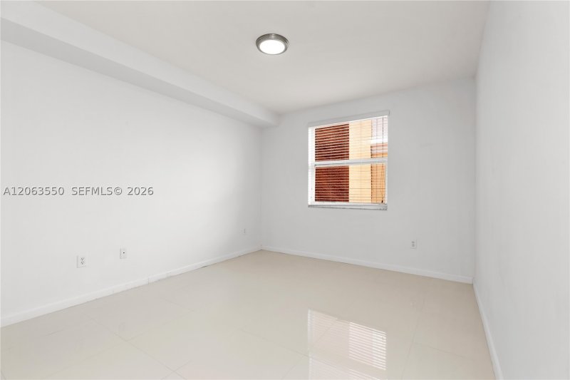 Comprar apartamento en Porto Bellagio 1712