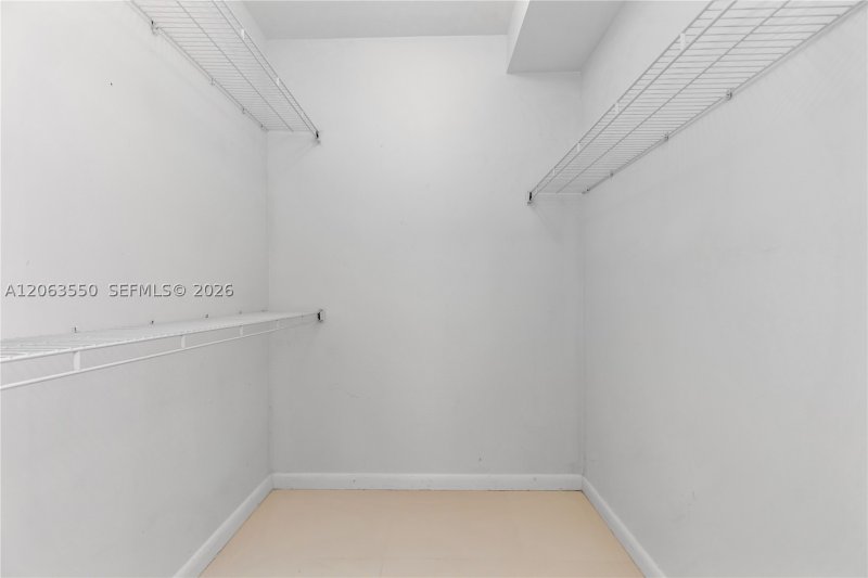Comprar apartamento en Porto Bellagio 1712