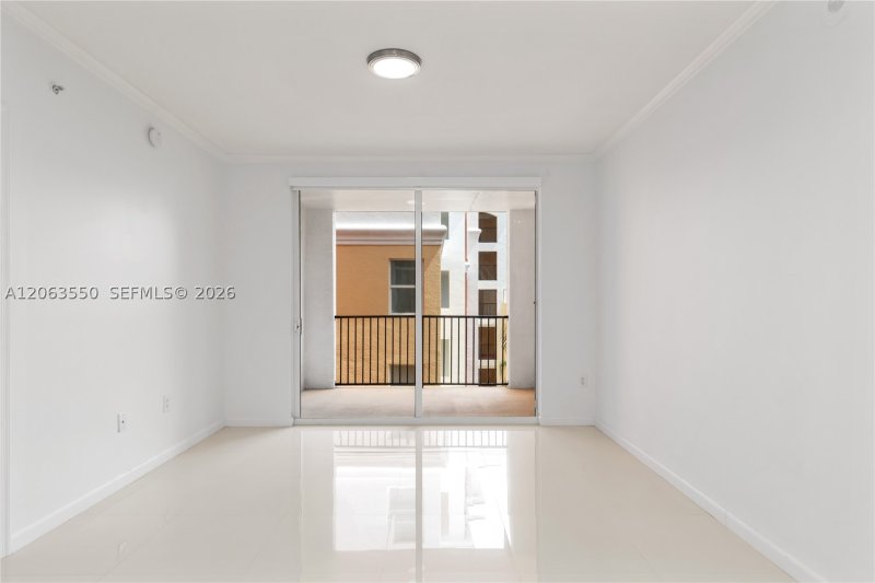 Comprar apartamento en Porto Bellagio 1712