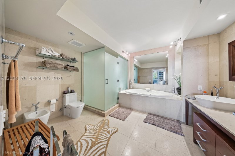 Apartment for rent at Icon South Beach 1904