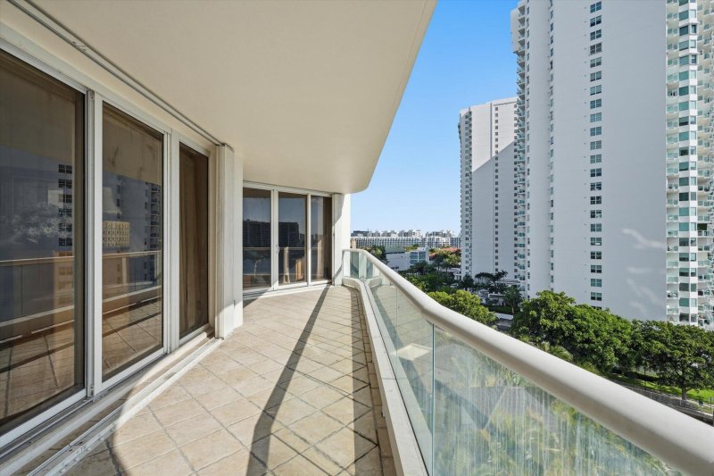 Comprar apartamento no 7000 Williams Island 907