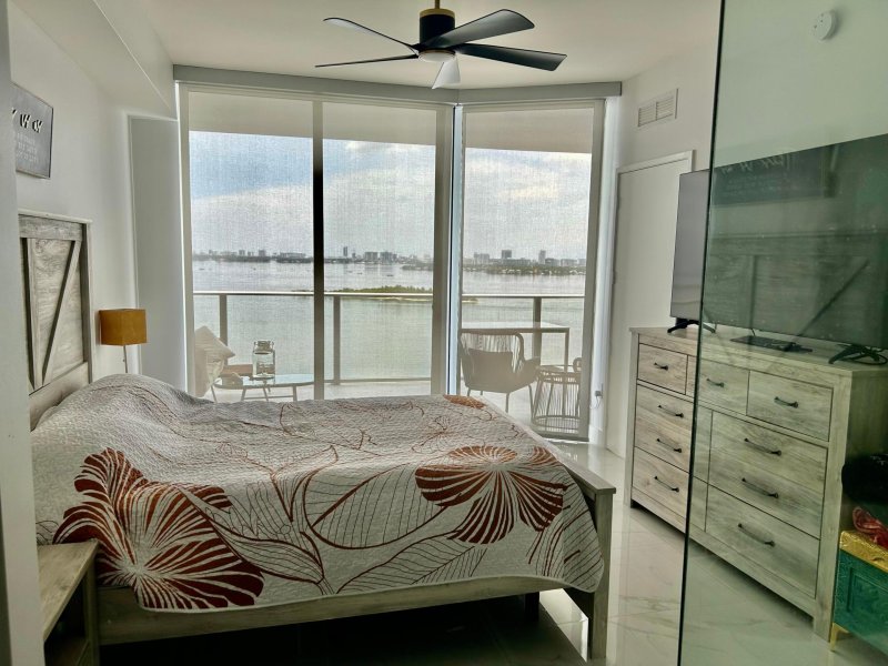 Condo for sale at Aria Reserve Miami 1606